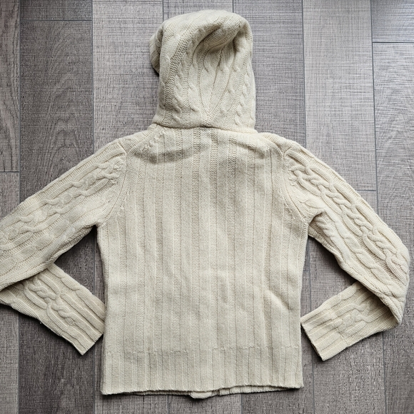 GAP Cable Knit Sweater - Picture 2 of 7